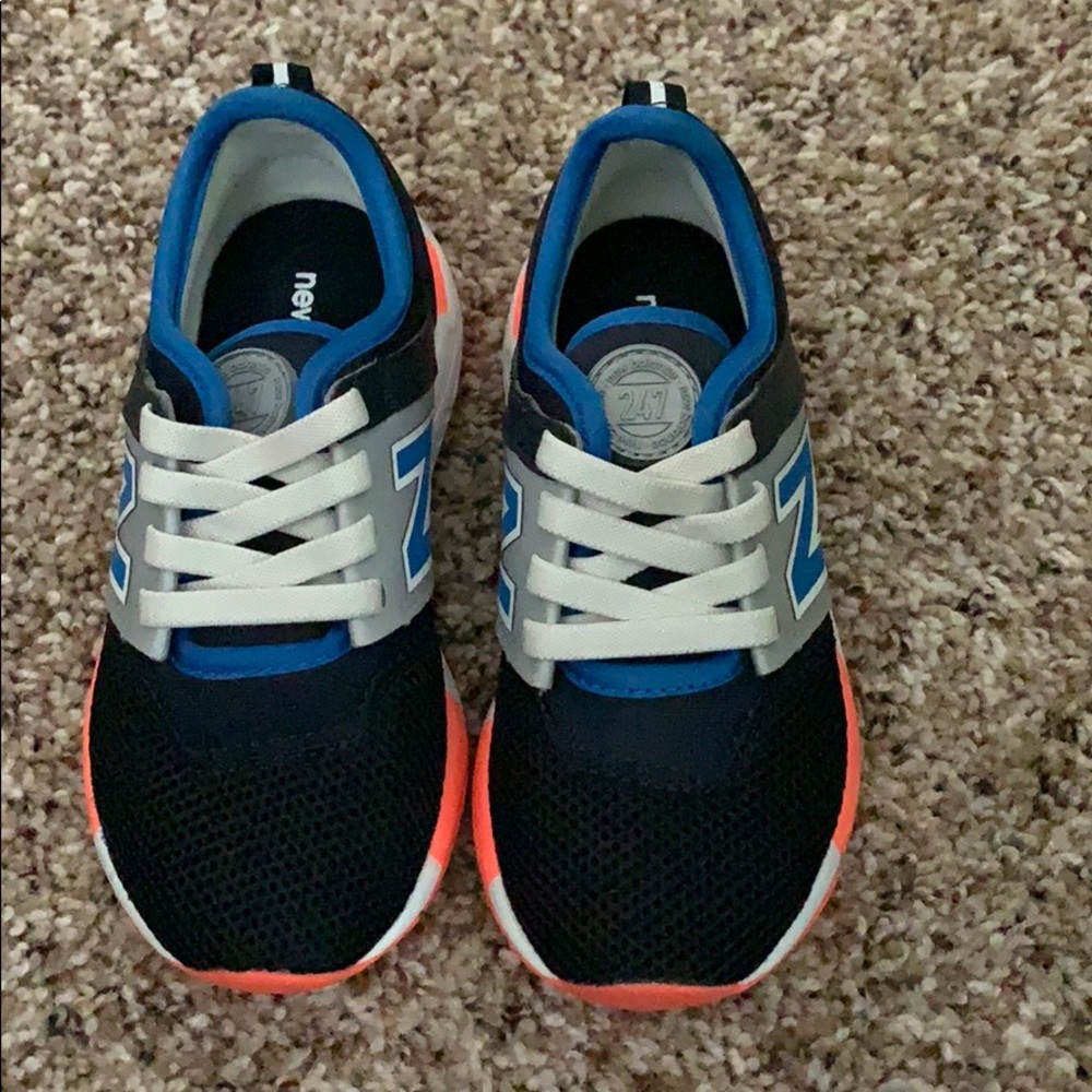 New balance tennis shoes never worn
